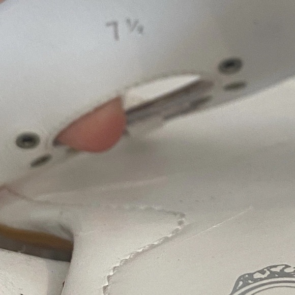 Tod’s Womens White Leather Thong Sandals Size 7.5 Summer Luxury Beach Vacation - Picture 9 of 10